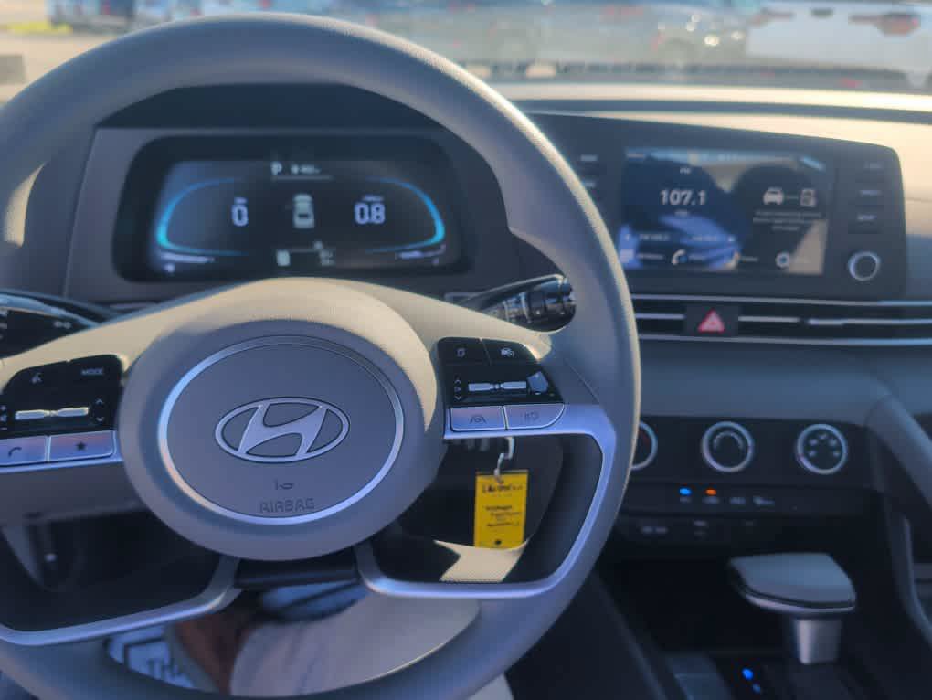 New 2026 Hyundai Elantra SE FWD image 22