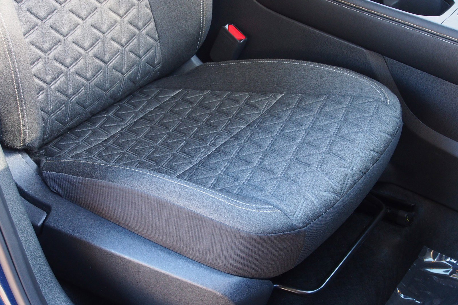 Used 2025 Nissan Kicks SV image 12