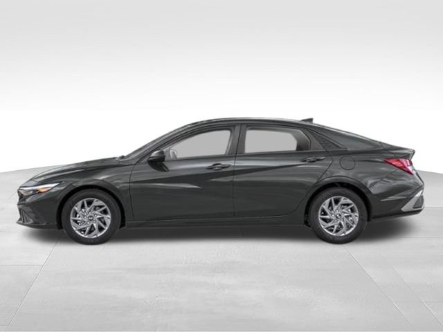 Used 2024 Hyundai Elantra SEL FWD image 3