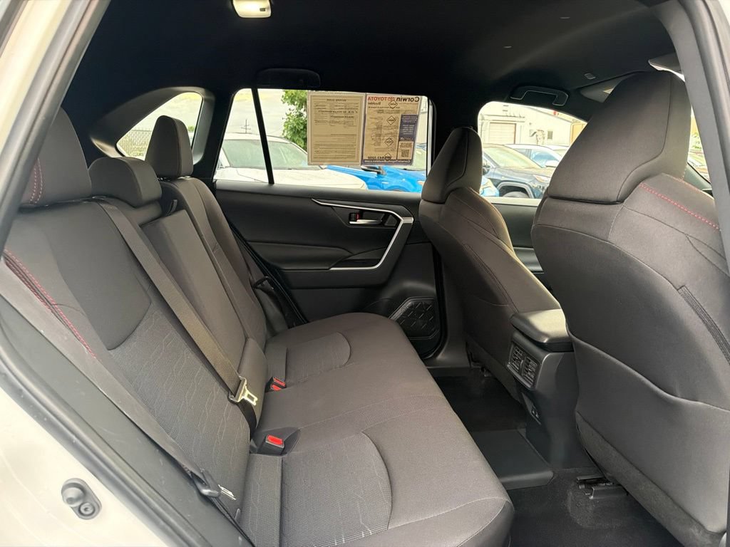 Used 2025 Toyota RAV4 SE AWD/4WD image 13