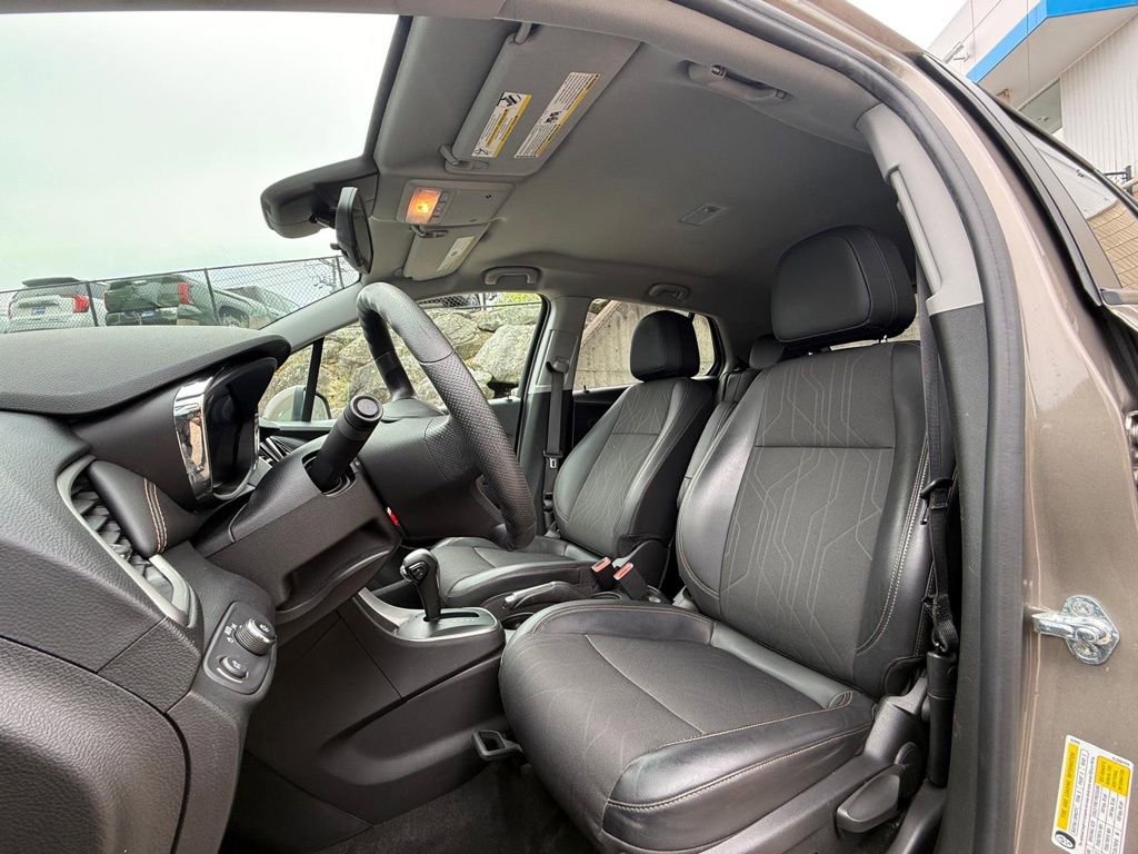 Used 2022 Chevrolet Trax LT AWD/4WD image 14
