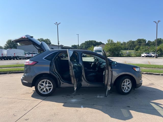 Used 2021 Ford Edge SEL w/ Convenience Package AWD/4WD image 12