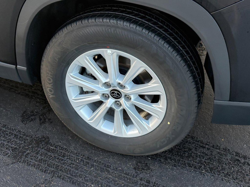 Certified 2025 Toyota Grand Highlander AWD image 8