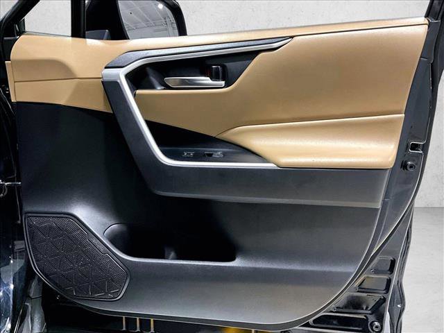 Used 2022 Toyota RAV4 XLE w/ Convenience Package FWD image 19