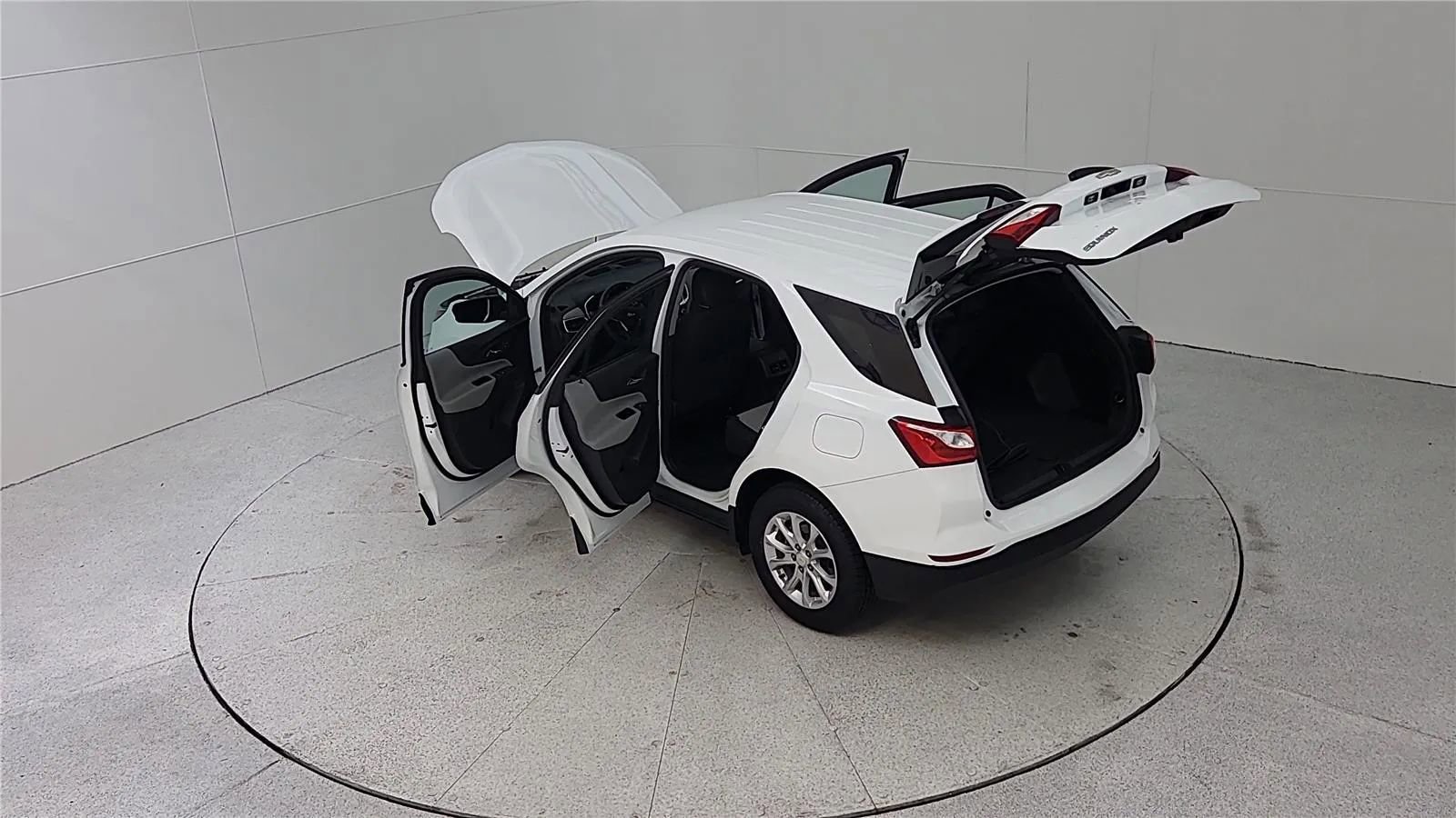 Used 2021 Chevrolet Equinox LS FWD image 23