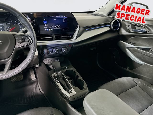 Used 2025 Chevrolet Trax LS w/ LS Convenience Package FWD image 23