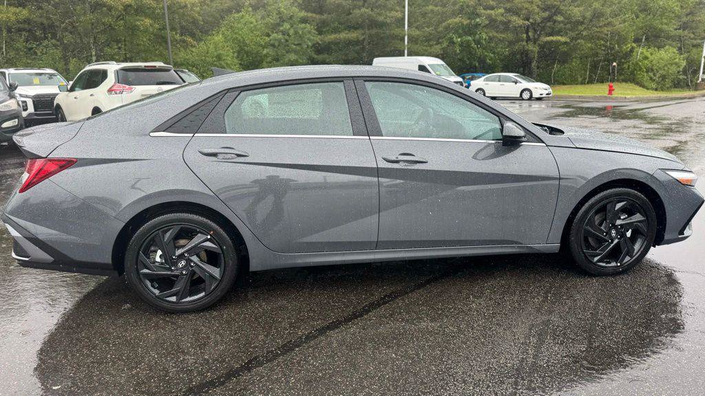 New 2026 Hyundai Elantra SEL Sport Premium FWD image 5