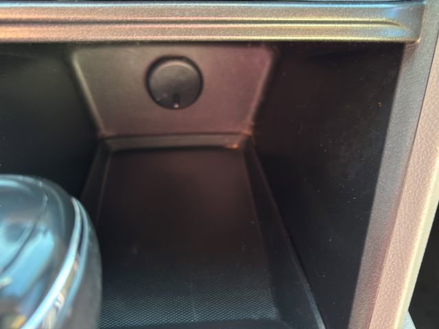 Used 2016 Chevrolet Equinox LTZ w/ Enhanced Convenience Package image 28