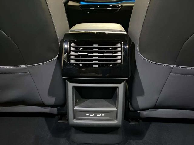 Used 2023 Volkswagen ID.4 Pro S AWD/4WD image 50