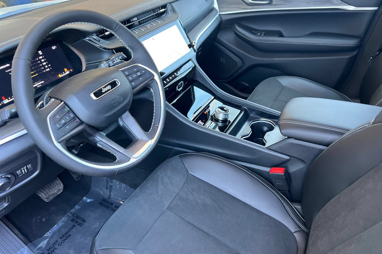 New 2026 Jeep Grand Cherokee Altitude AWD/4WD image 9