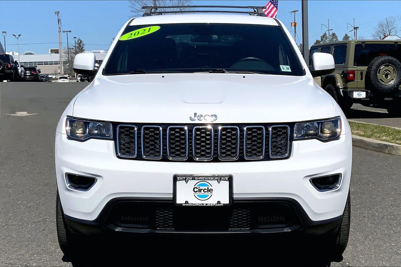 Certified 2021 Jeep Grand Cherokee Laredo AWD/4WD image 3