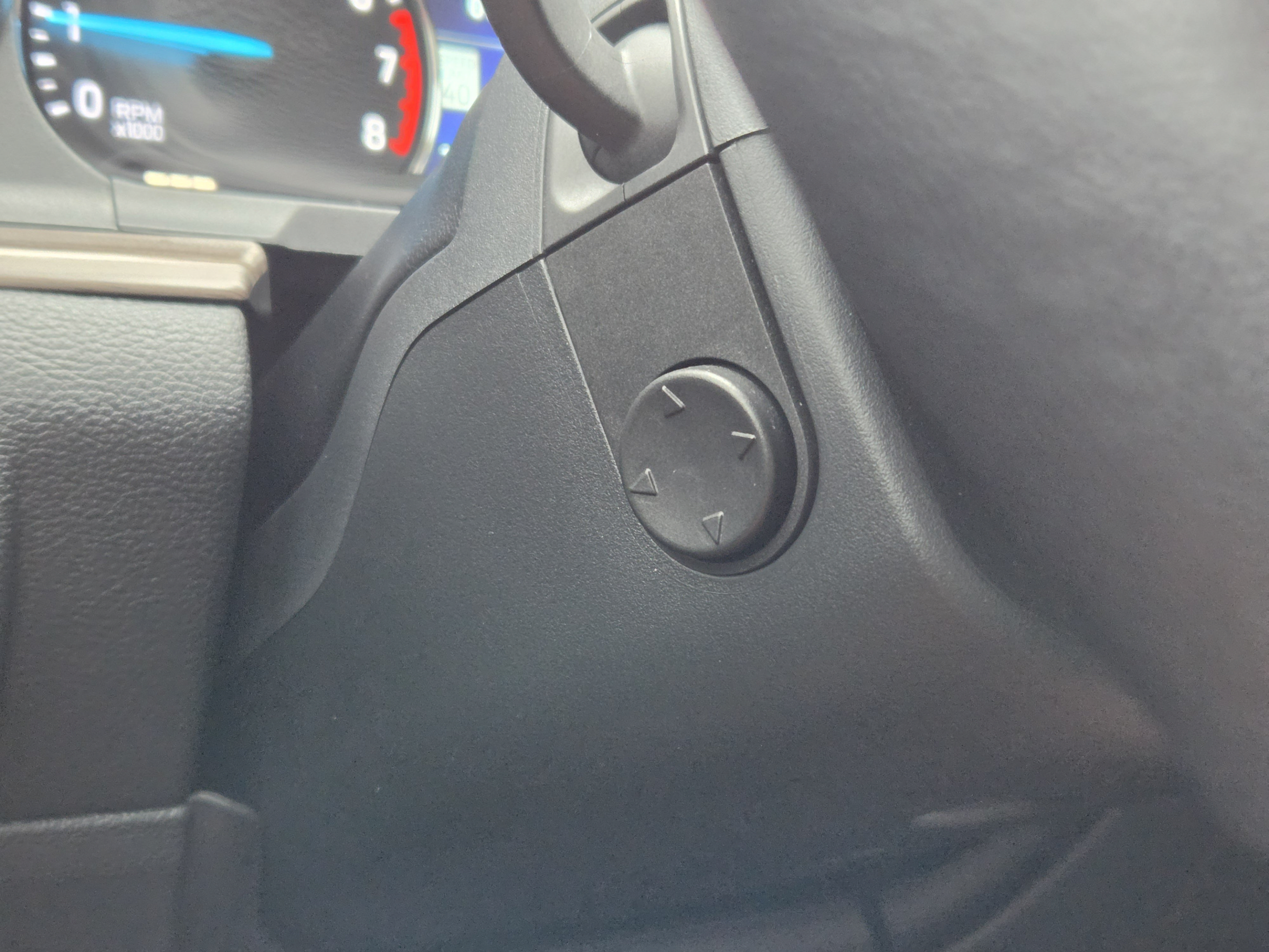 Used 2020 Ford Explorer Limited RWD image 18