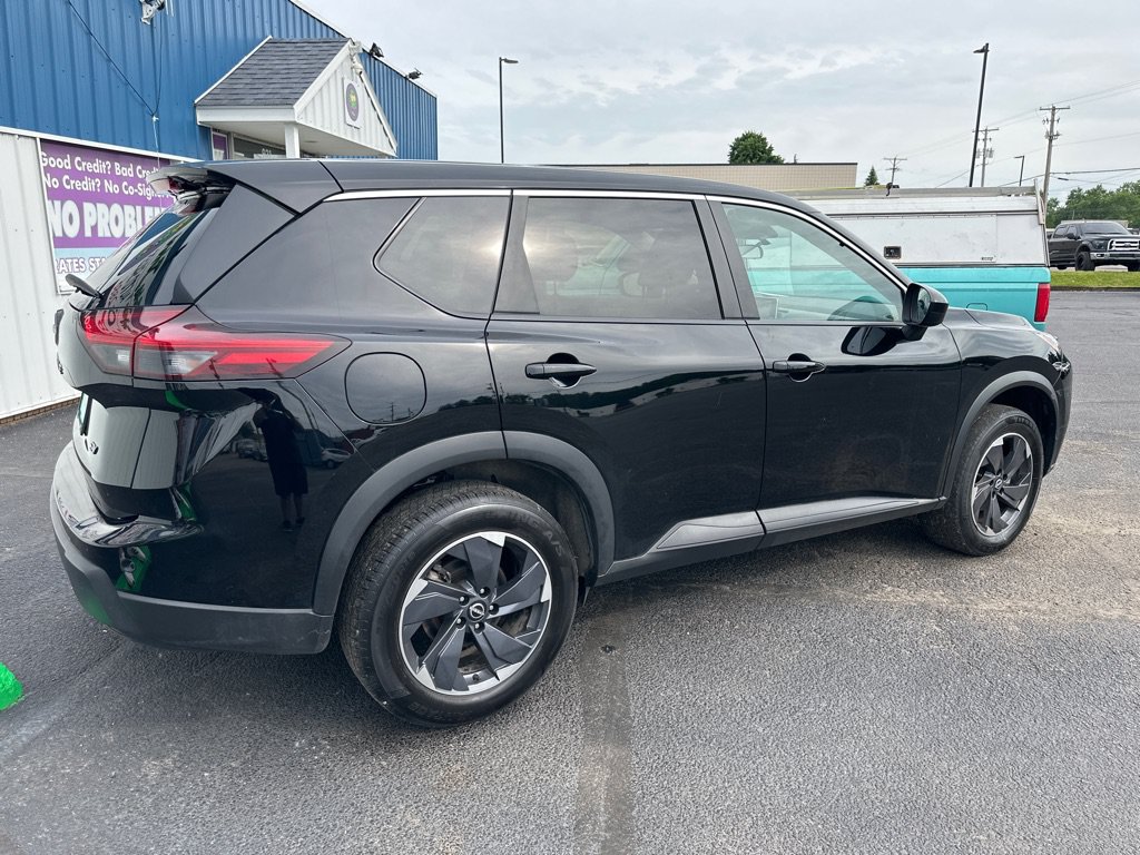Used 2024 Nissan Rogue SV FWD image 7