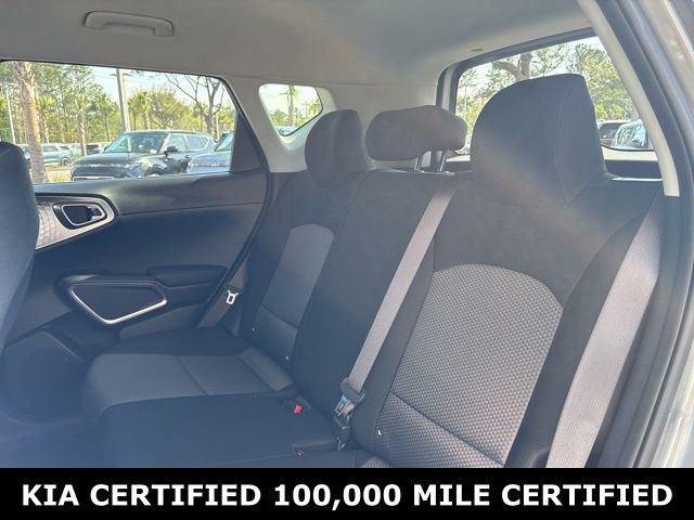 Certified 2025 Kia Soul LX image 11