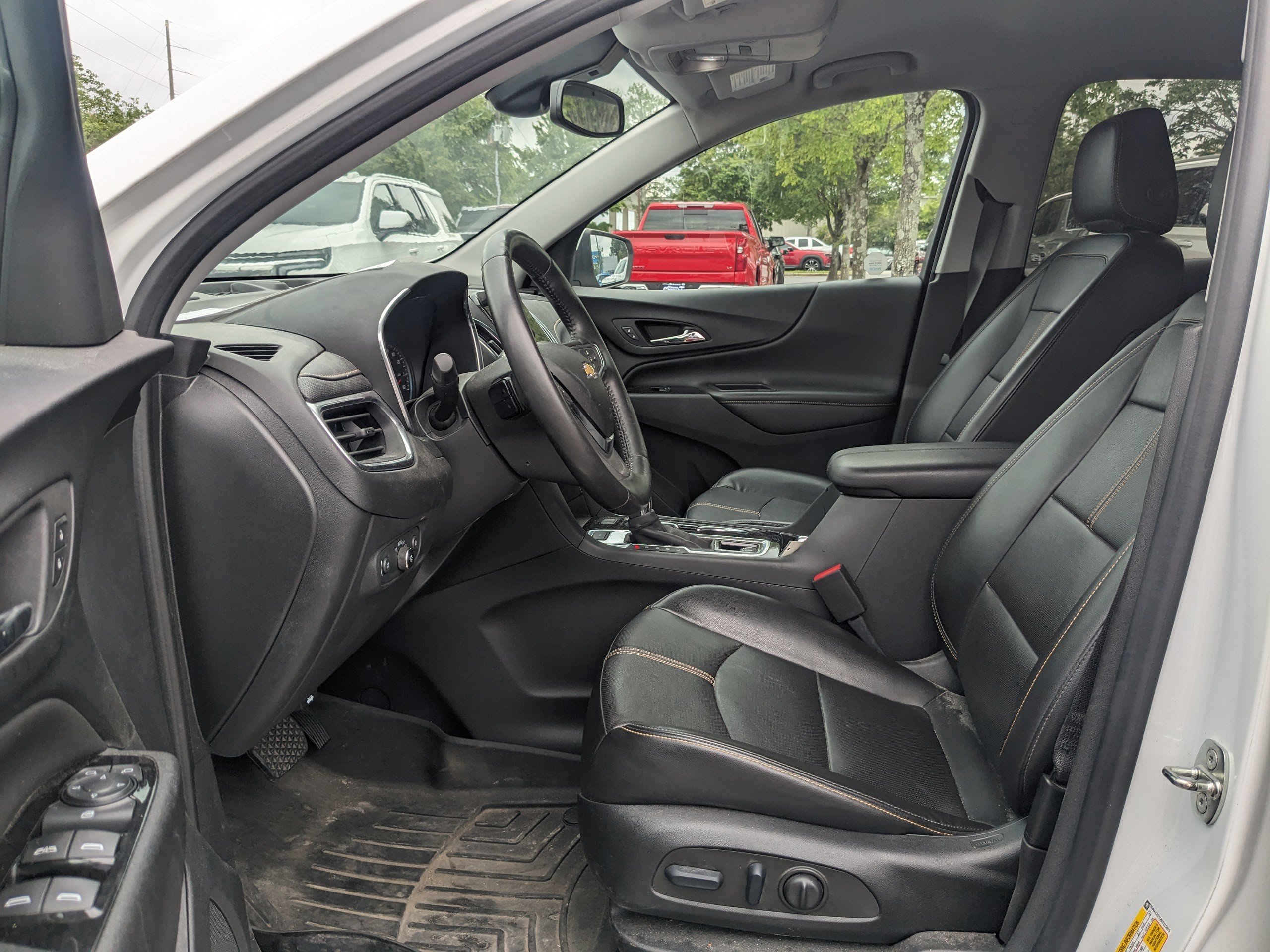 Used 2022 Chevrolet Equinox Premier image 21