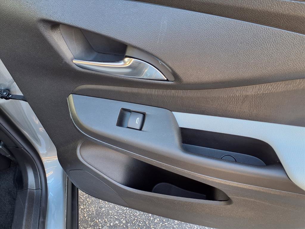 Used 2024 Buick Envista Preferred image 8