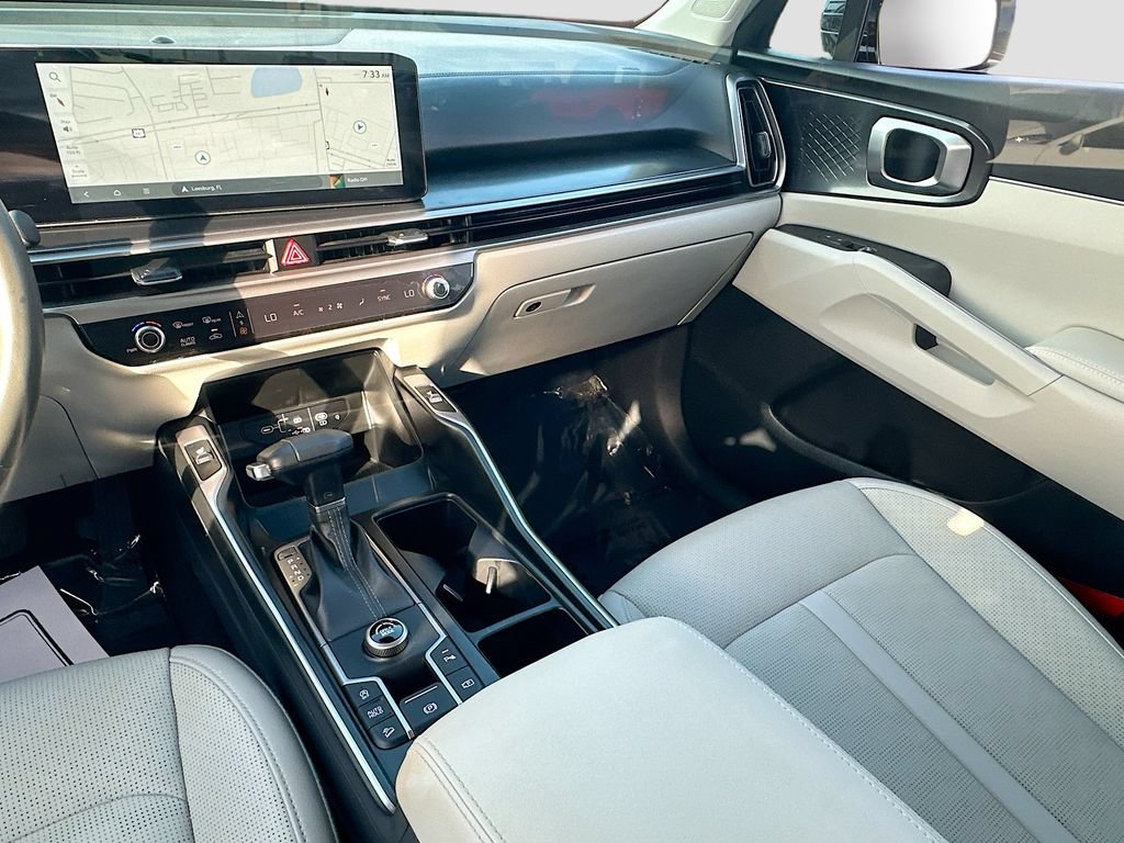 Certified 2025 Kia Sorento S w/ Panoramic Sunroof Package FWD image 24