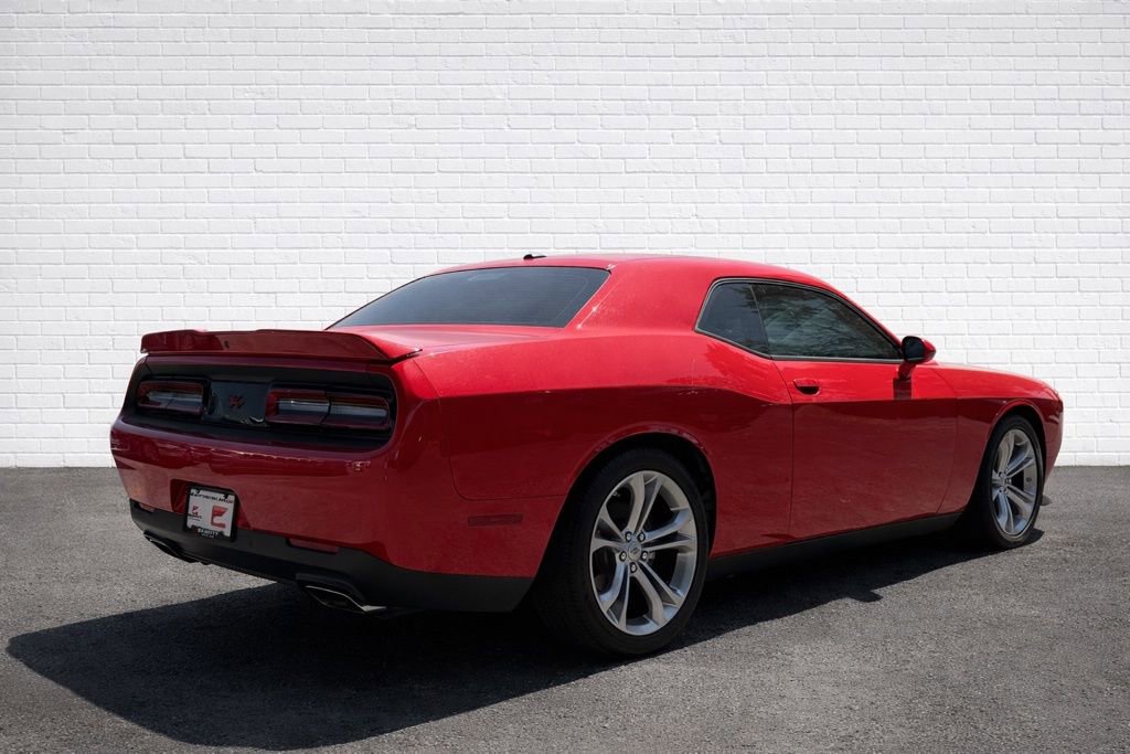 Used 2022 Dodge Challenger R/T RWD image 4