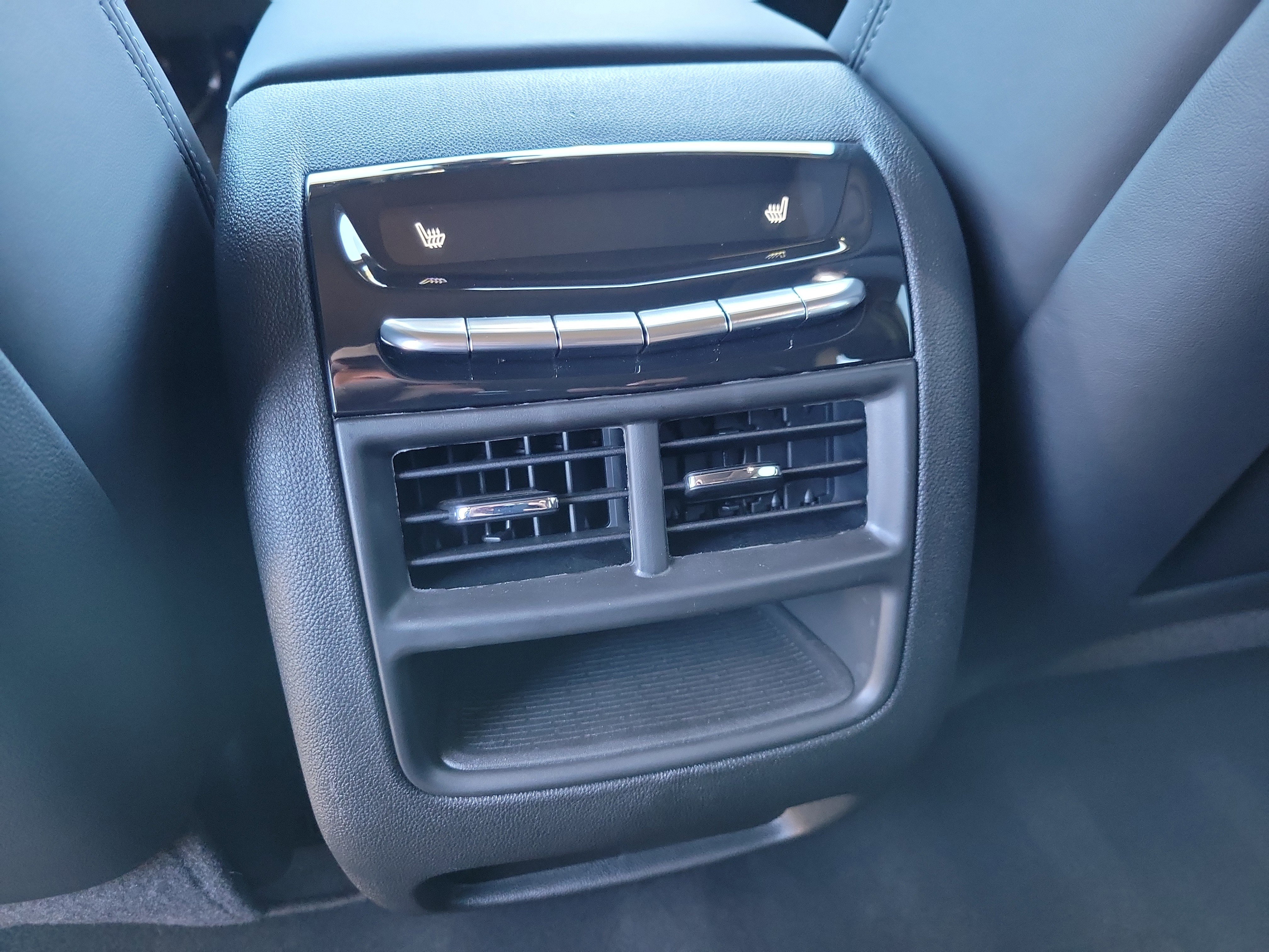 Certified 2023 Cadillac XT5 Premium Luxury w/ Platinum Package image 15