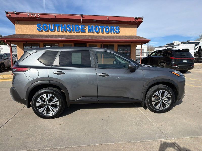 Used 2022 Nissan Rogue SV AWD/4WD image 2