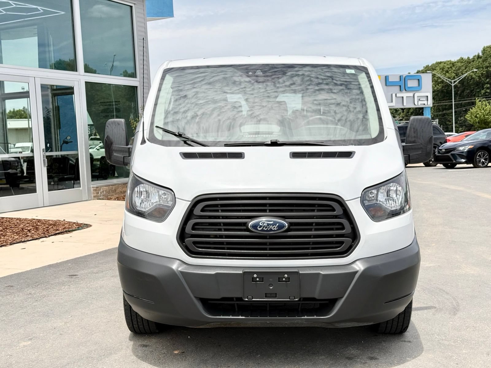 Used 2018 Ford Transit 150 XL RWD image 6