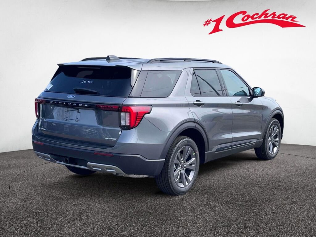 New 2026 Ford Explorer Active AWD/4WD image 7