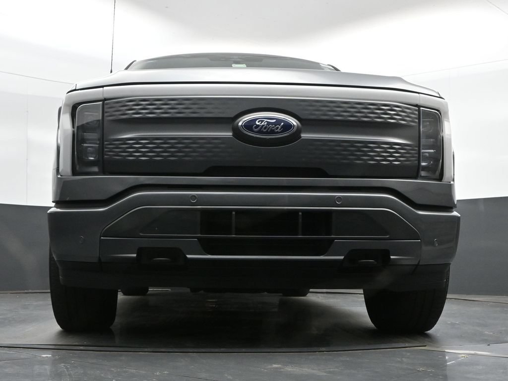 Used 2023 Ford F150 Lightning XLT AWD/4WD image 40