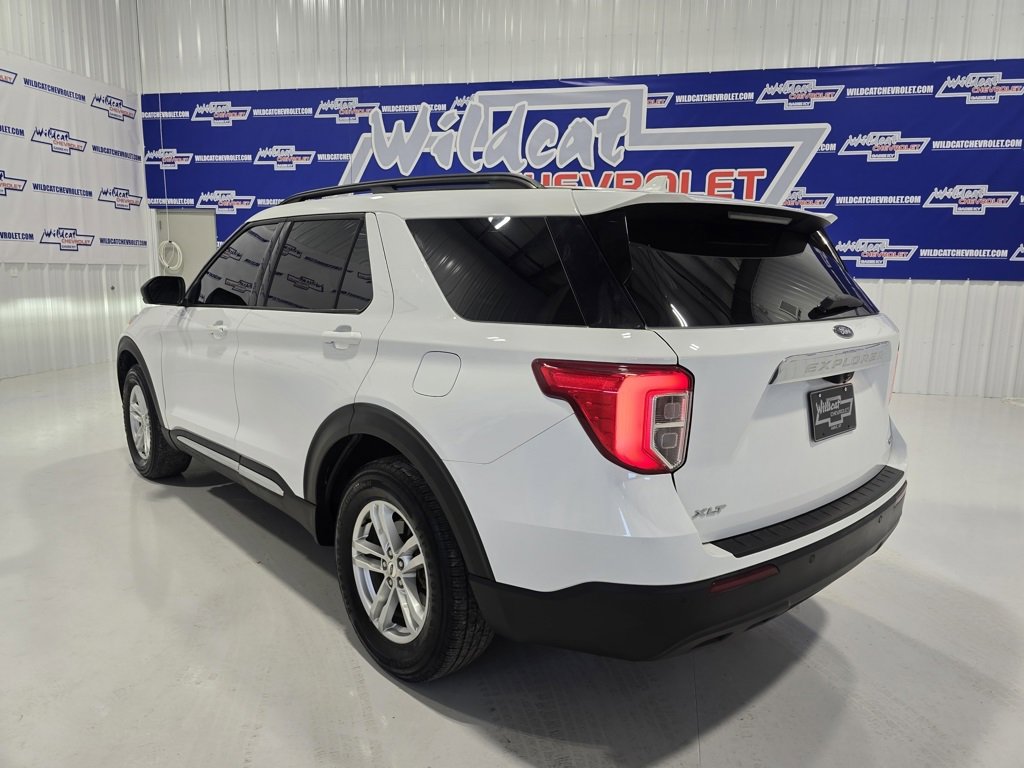 Used 2020 Ford Explorer XLT w/ Comfort Package image 5