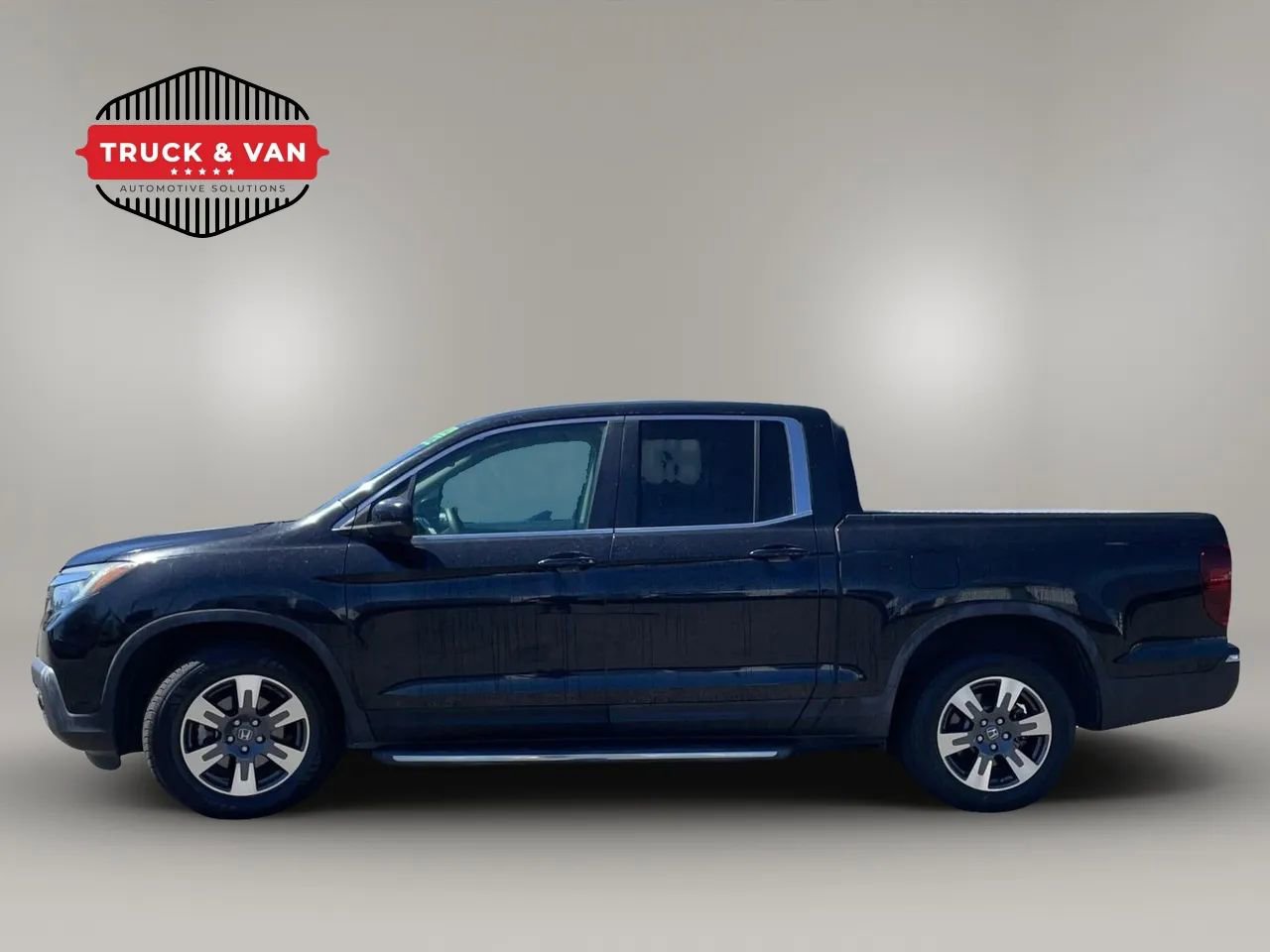 Used 2017 Honda Ridgeline RTL-T image 3