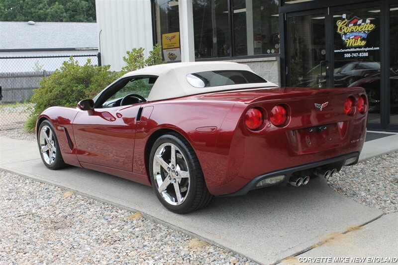 Used 2007 Chevrolet Corvette Convertible w/ Preferred Equipment Group RWD image 8