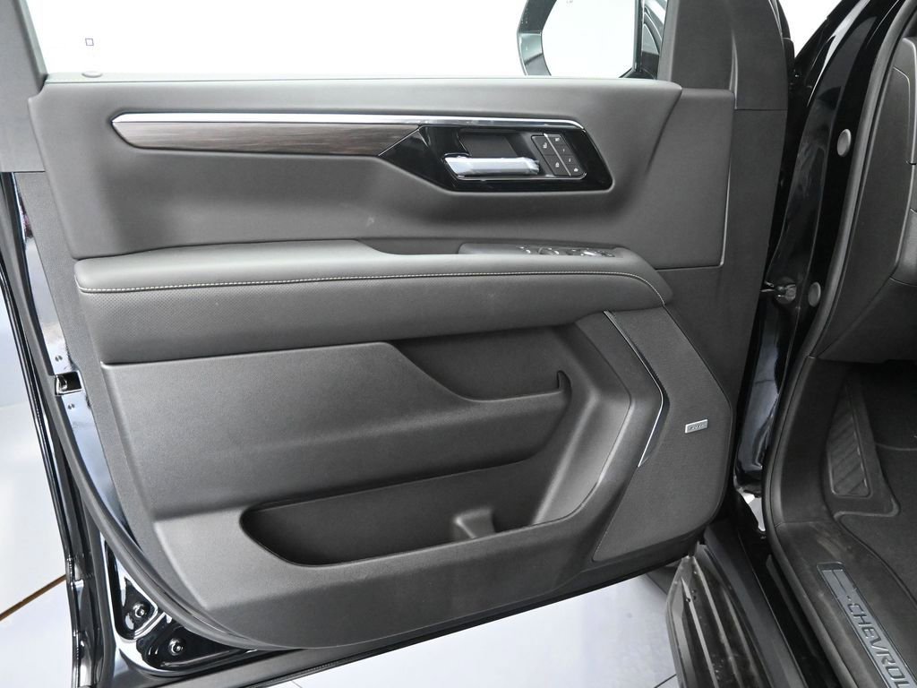 New 2026 Chevrolet Suburban Premier image 20