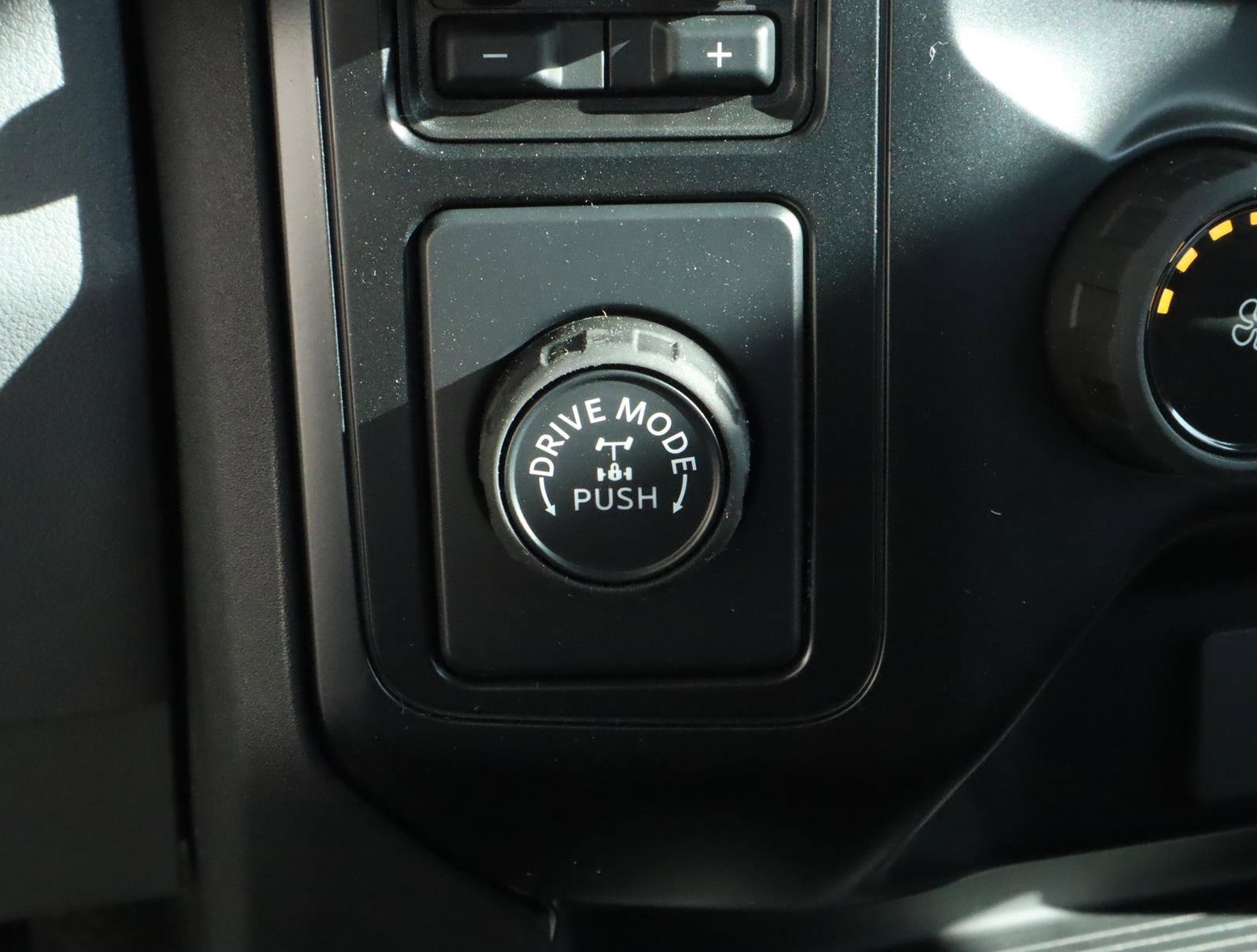 Used 2024 Ford F350 XL w/ XL Chrome Package image 12