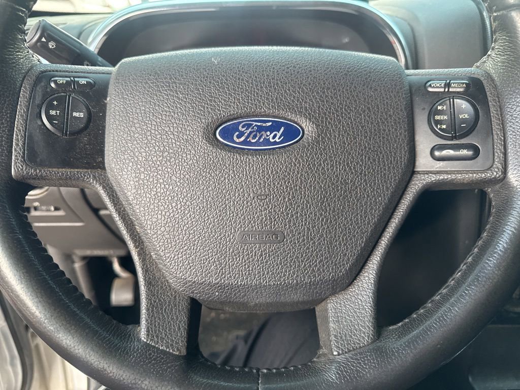 Used 2010 Ford Explorer Sport Trac XLT image 16