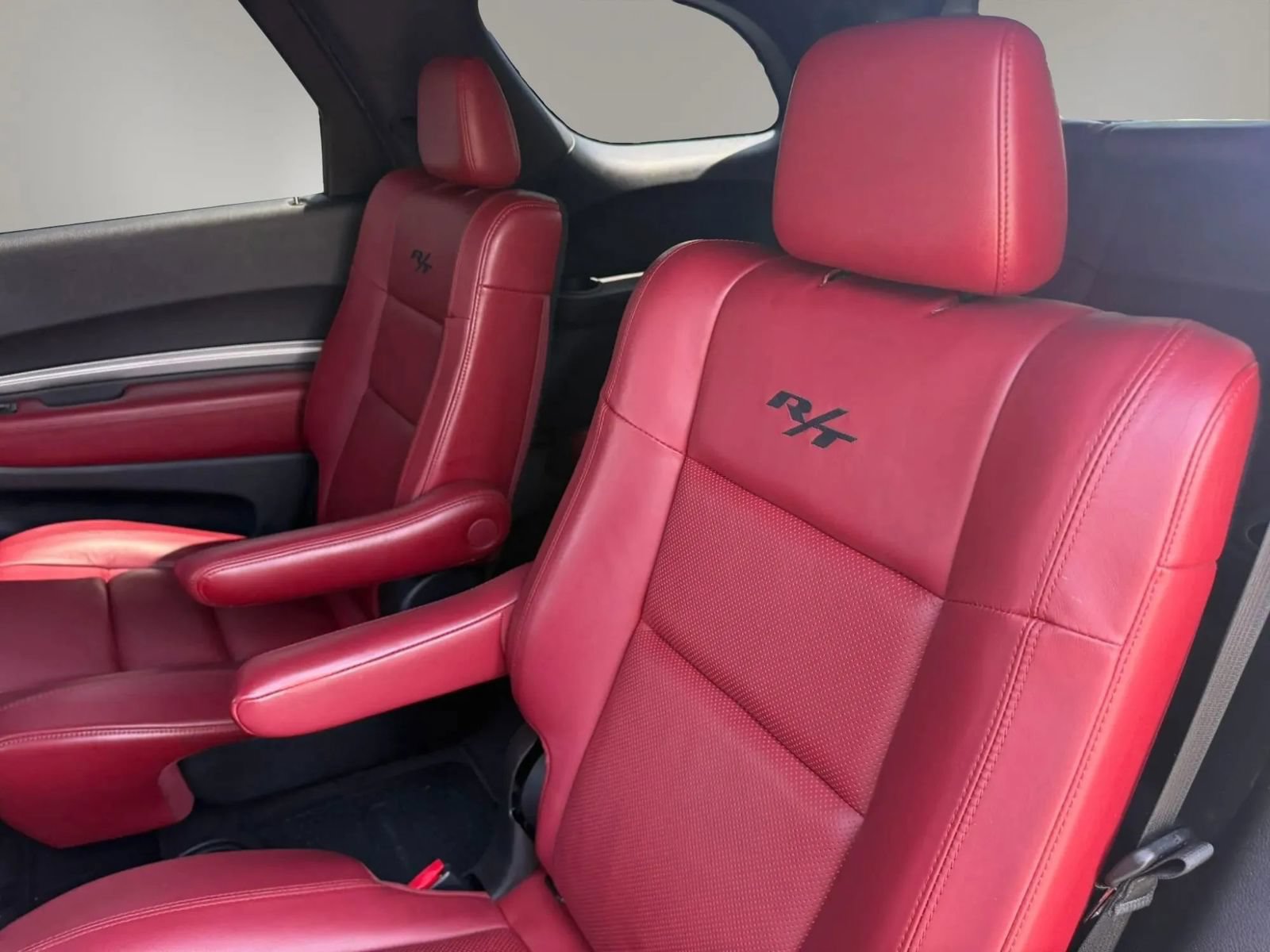 Used 2018 Dodge Durango R/T w/ Technology Group AWD/4WD image 38