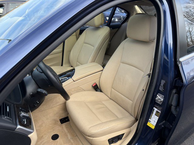 Used 2011 BMW 528i Sedan RWD image 6