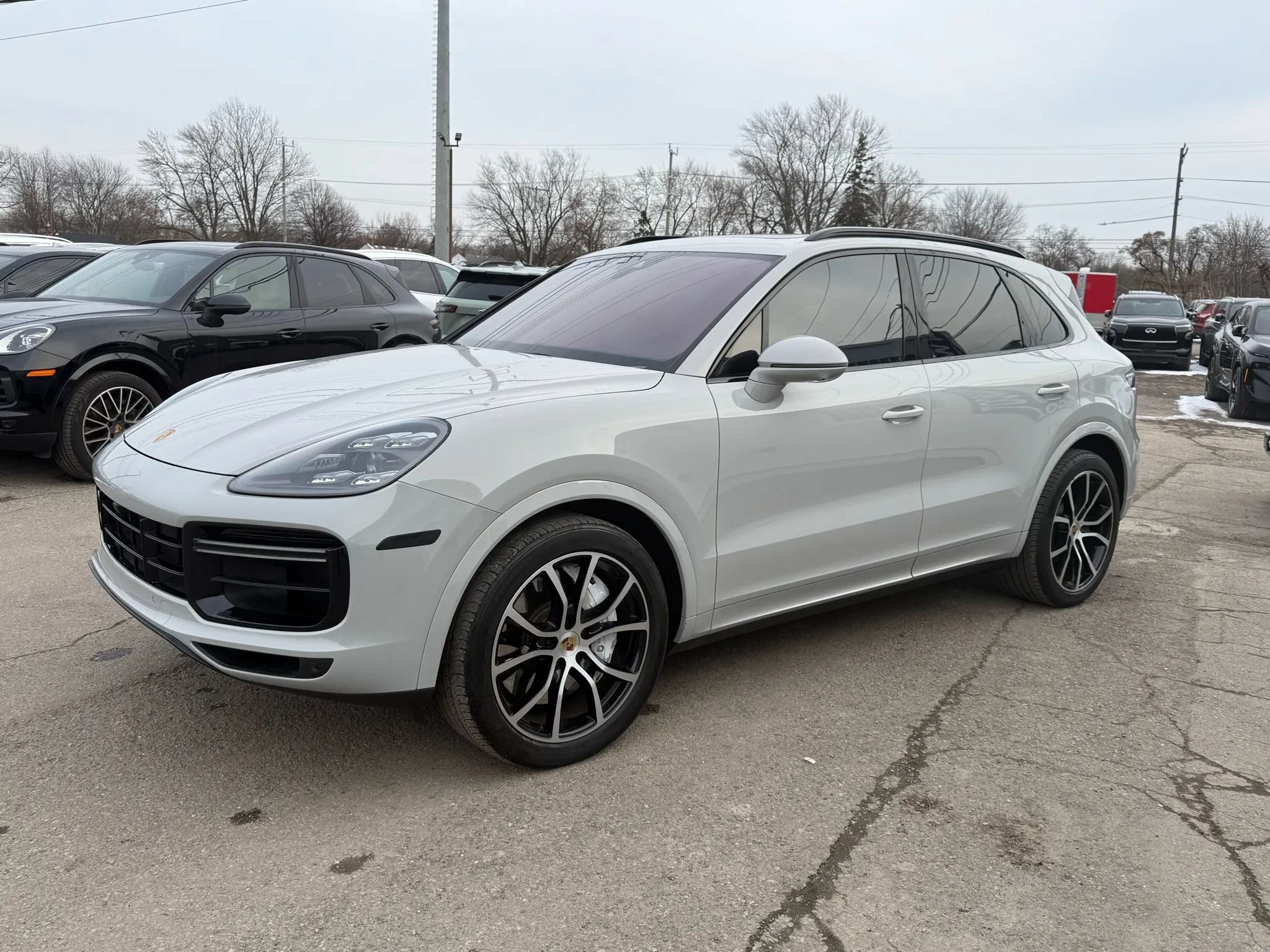 Used 2023 Porsche Cayenne Turbo w/ Premium Package Plus AWD/4WD image 3