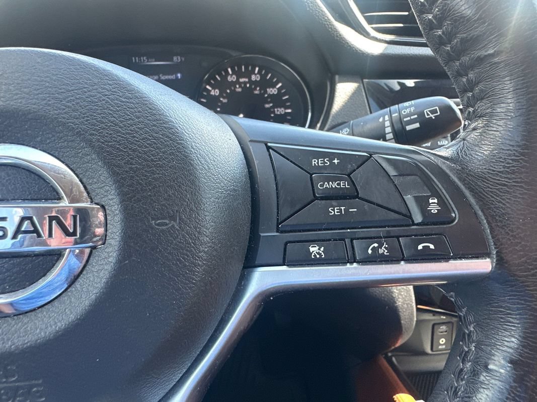 Used 2017 Nissan Rogue SL w/ SL Premium Package FWD image 22
