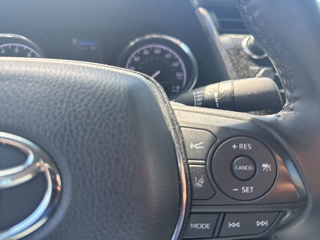 Used 2018 Toyota Camry SE FWD image 18