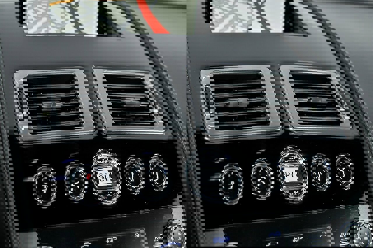 Used 2012 Aston Martin Virage Volante image 35