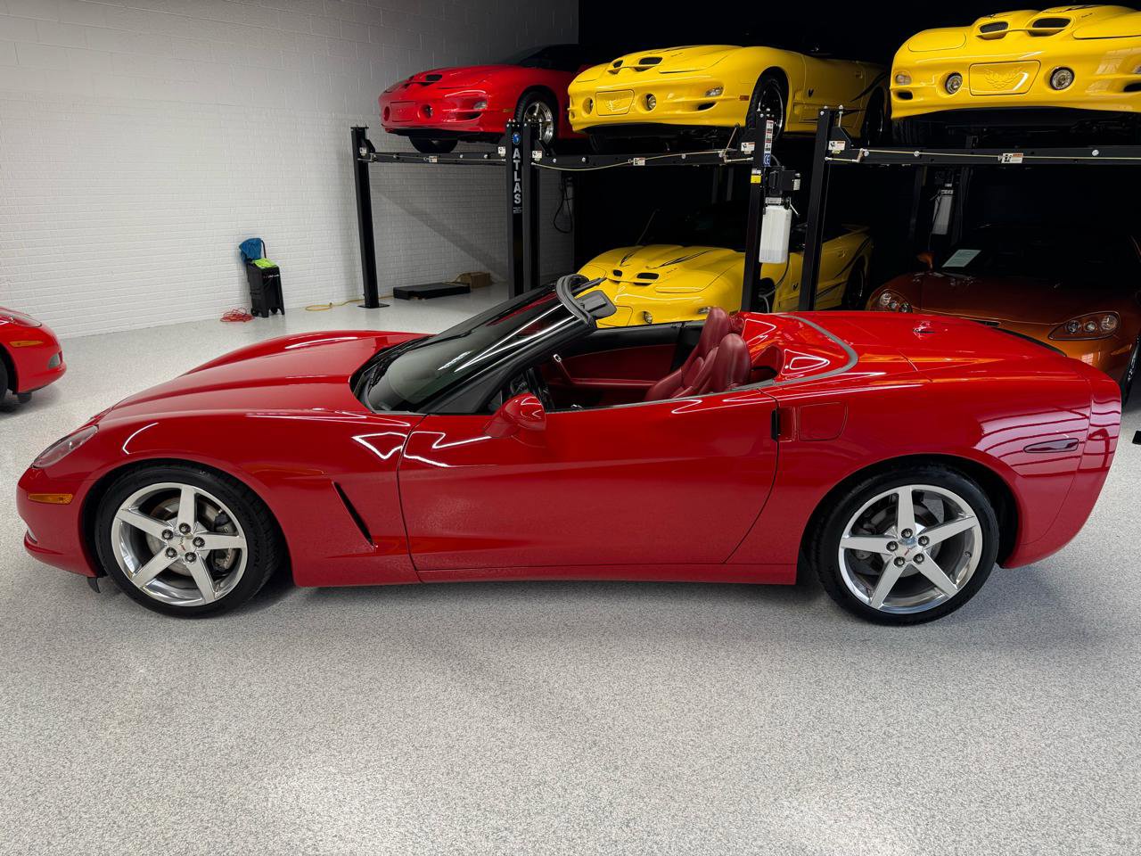 Used 2005 Chevrolet Corvette Convertible w/ Preferred Equipment Group image 8