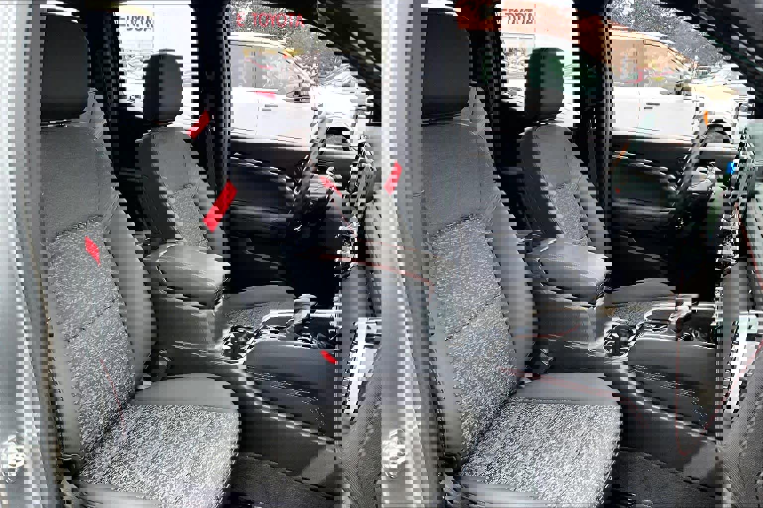 Used 2024 Chevrolet Colorado Z71 w/ Z71 Convenience Package 2 image 8