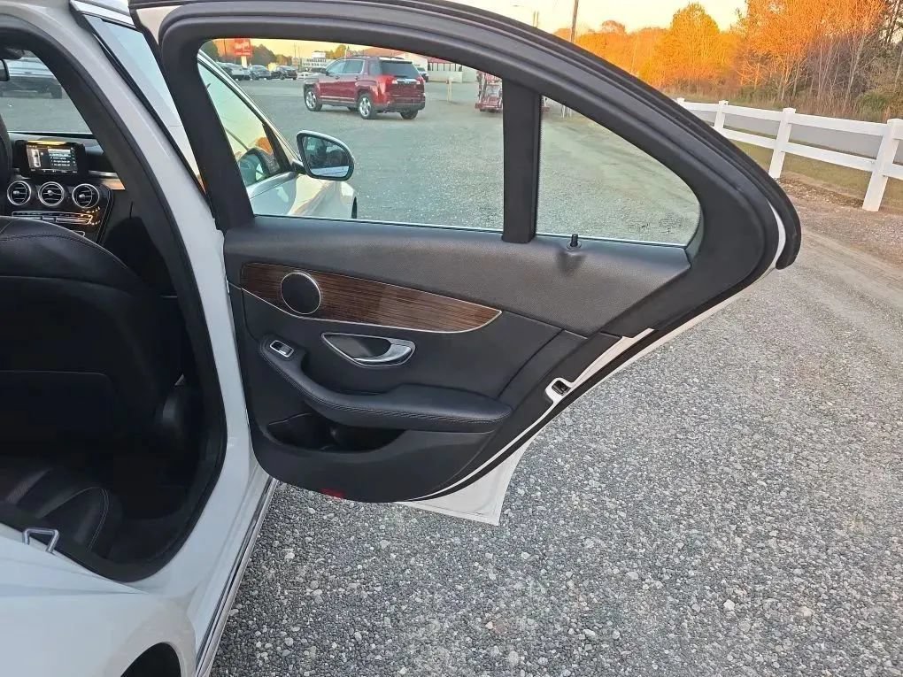 Used 2019 Mercedes-Benz C 300 Sedan image 46