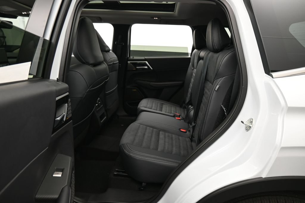 New 2026 Mitsubishi Outlander SE FWD image 36