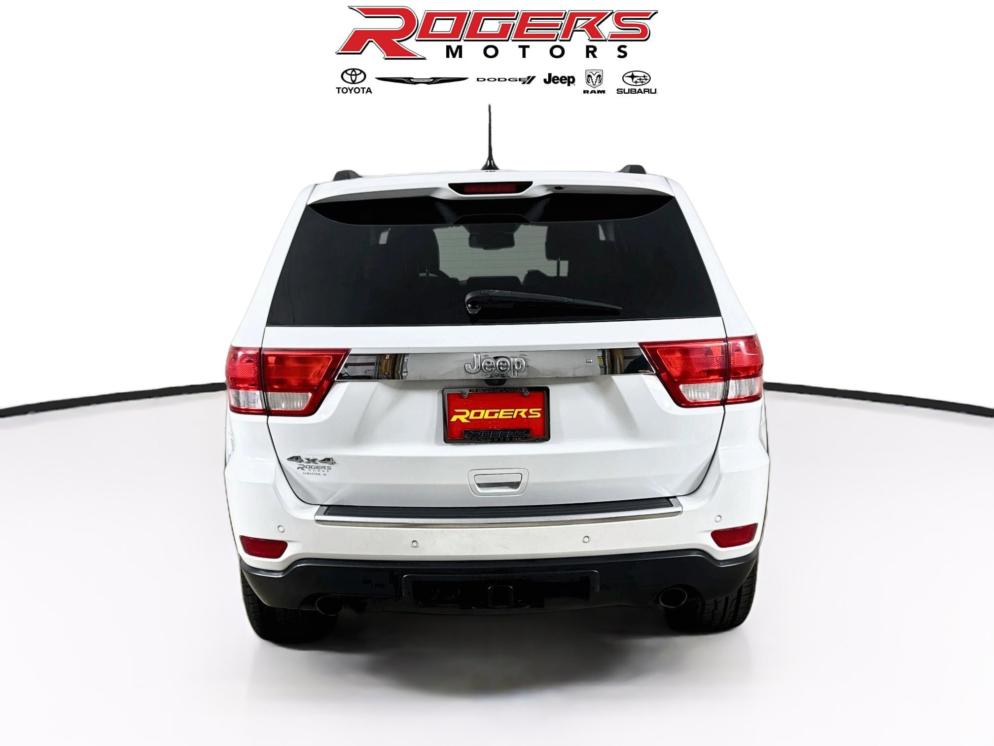 Used 2013 Jeep Grand Cherokee Overland Summit AWD/4WD image 7