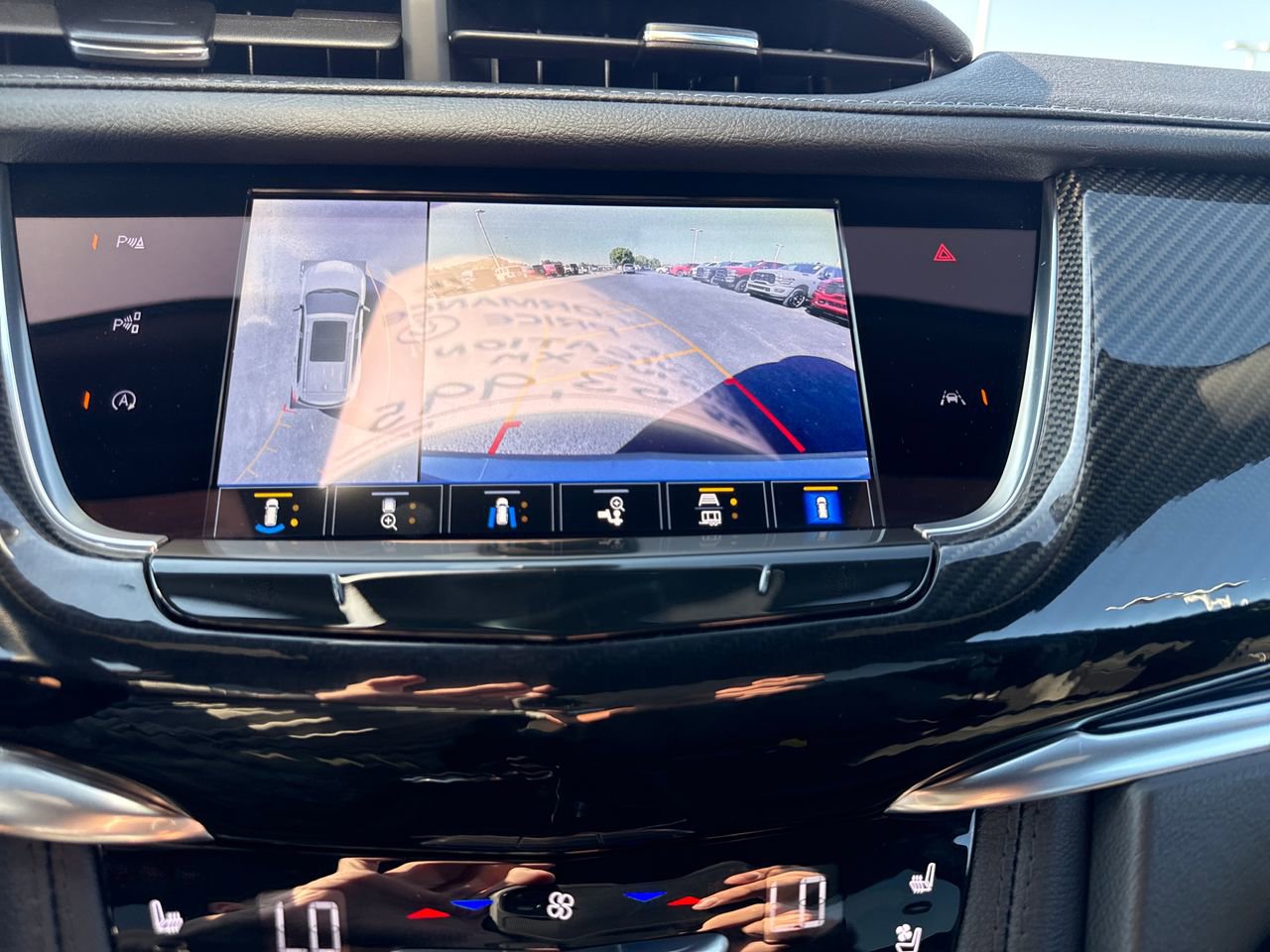 Used 2024 Cadillac XT6 Sport w/ Technology Package image 18