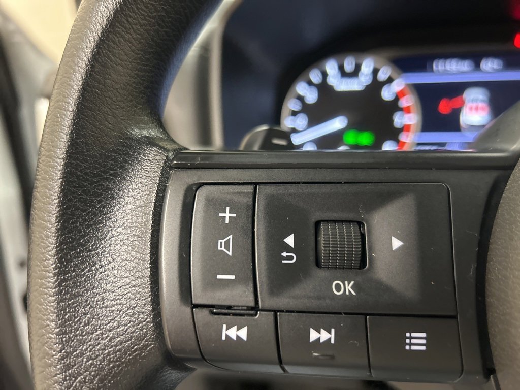 Used 2024 Nissan Rogue SV image 21