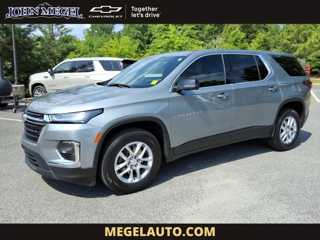 Certified 2023 Chevrolet Traverse LS FWD image 1
