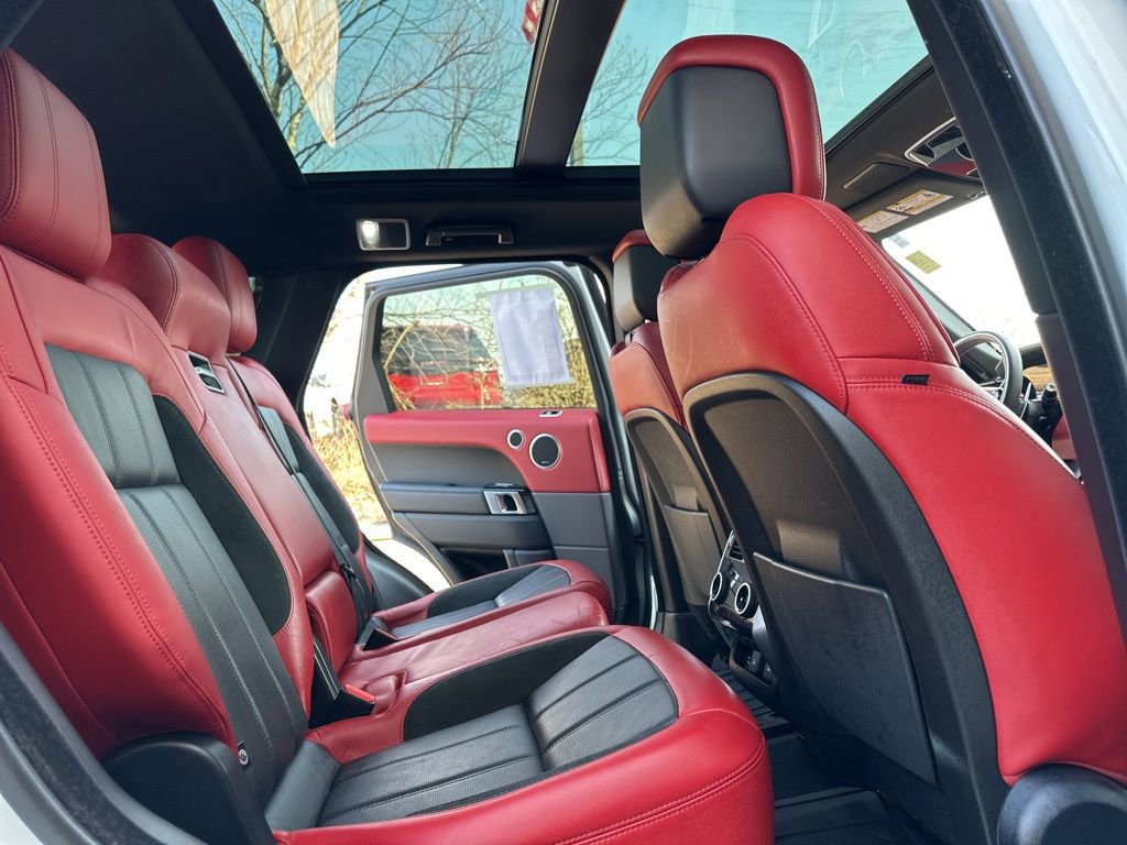 Used 2020 Land Rover Range Rover Sport HST image 33