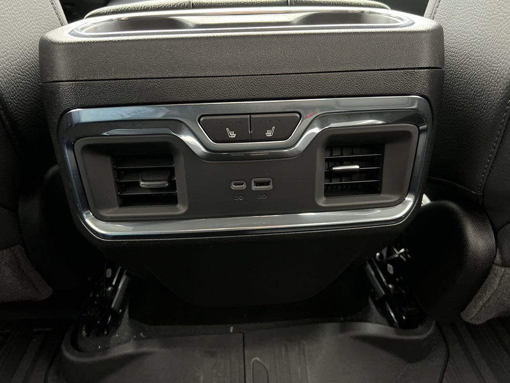 New 2026 GMC Sierra 3500 Denali w/ Denali Reserve Package image 39