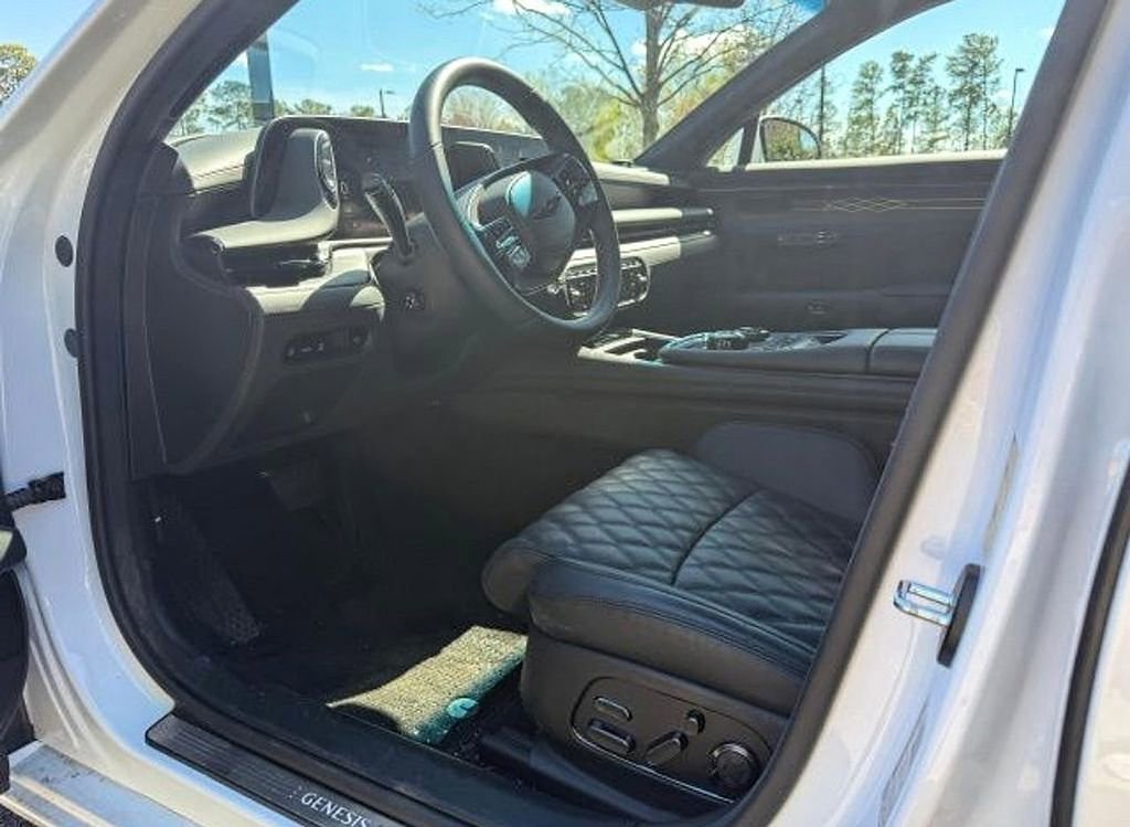 Used 2026 Genesis G90 3.5T Prestige image 4